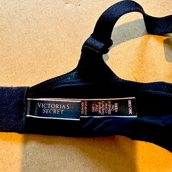 Victoria Secret Bra - Picture 5 of 6